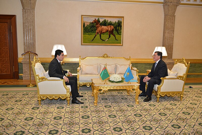 File:1. Аскар Мамин с президентом Туркменистана Гурбангулы Бердымухаммедовым.jpg