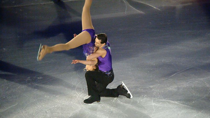 File:2011 - Dancing on Ice (Manchester Evening News Arena) Chloe Madeley & Michael Zenezini (5678327446).jpg