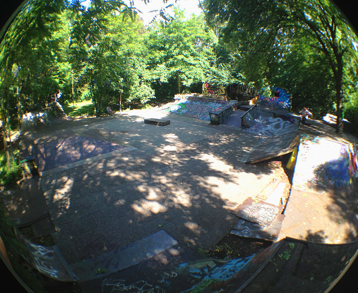 File:2012 Conne-Island-Skatepark-Leipzig.jpg