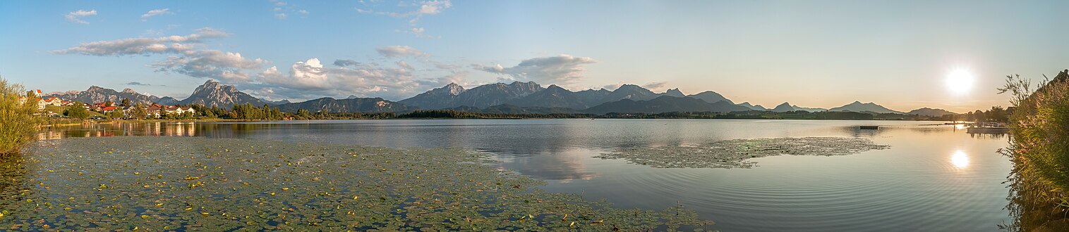 Säuling       und   Tannheimer Berge↑ vom Hopfensee (Foto mit Bildbeschreibung)