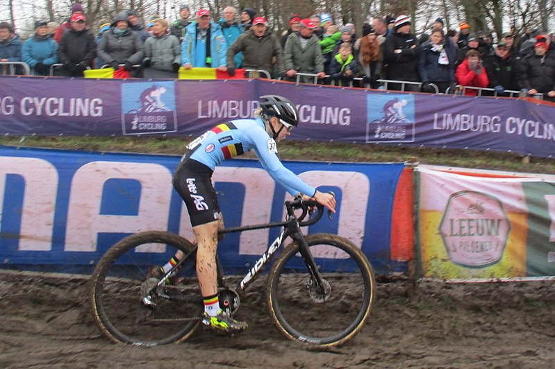 File:2018 WK Veldrijden Valkenburg Vrouwen Beloften 044.jpg