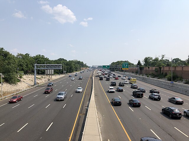Eastbound Interstate 76 in Gloucester City