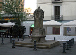 Fuente de la plaza Molina (1854).