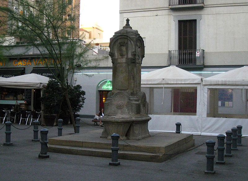 File:38 Font de la plaça Molina.jpg