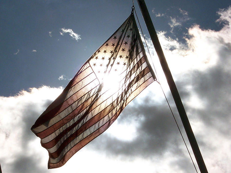 File:70128-012 Flag and Sunlight.jpg