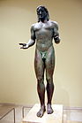 ピレウスのアポローンの青銅像（紀元前530年から500年まで） ピレウス考古学博物館所蔵