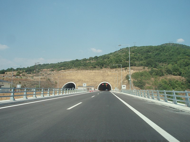 File:A2 Motorway, Greece - Section Ioannina-Driskos - Driskos-Tunnel, southern entry - 03.jpg