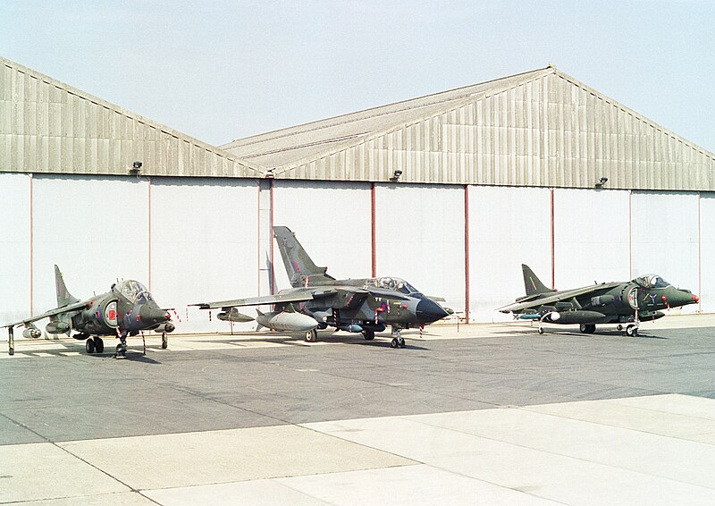 File:Air Tattoo International, RAF Boscombe Down - RAF - Tornado & Harriers - 130692.jpg