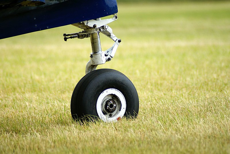 File:Airplane wheel (2632590506).jpg