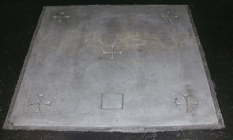 File:Altar stone Sint-Niklaaskerk Mesen.jpg