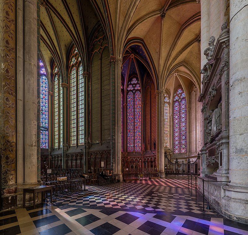 Amiens Cathedral Ambulatory, Picardy, France - Diliff.jpg