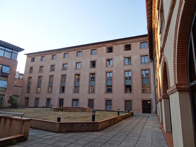 File:Ancien hôpital Larrey, Toulouse.JPG