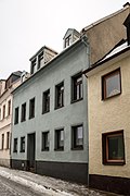 Residential building in closed development