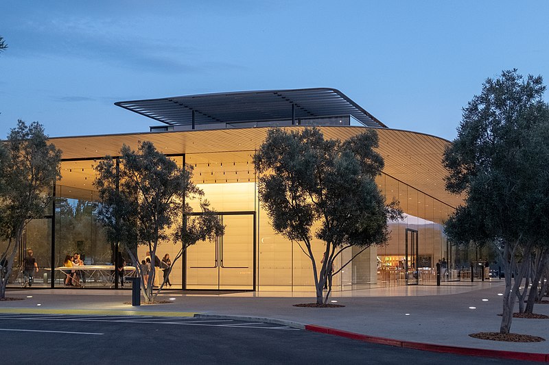 File:Apple Park Visitor Center - October 2018 - 8837.jpg