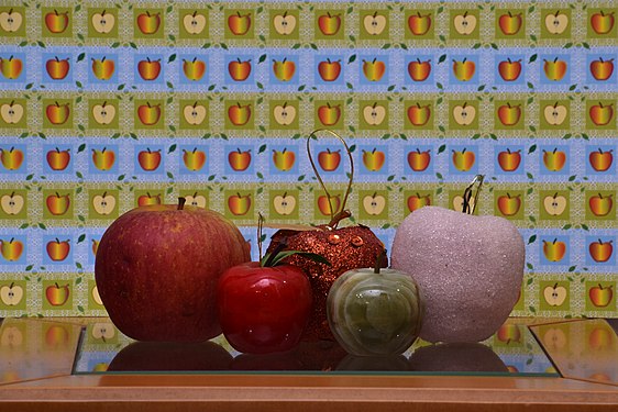 Apples - real or decorative