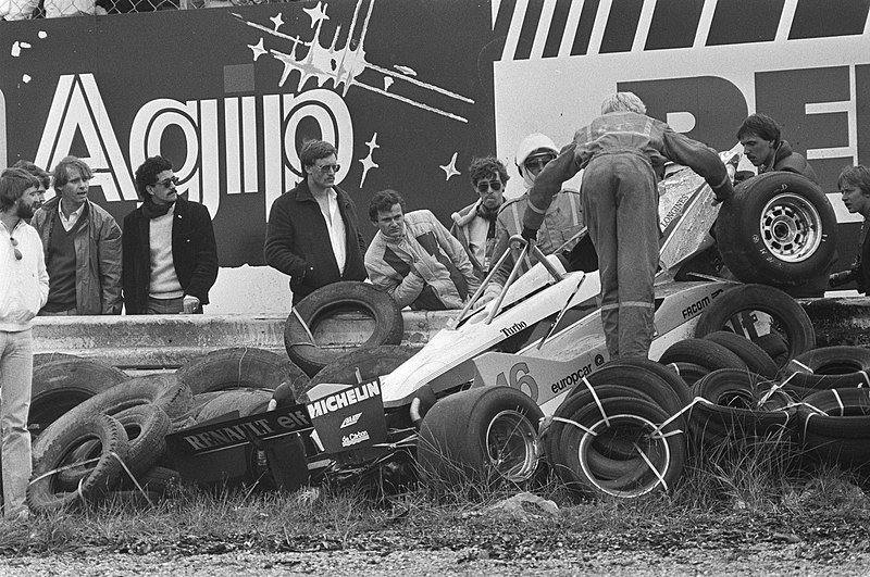 File:Arnoux's crash at 1982 Dutch Grand Prix.jpg