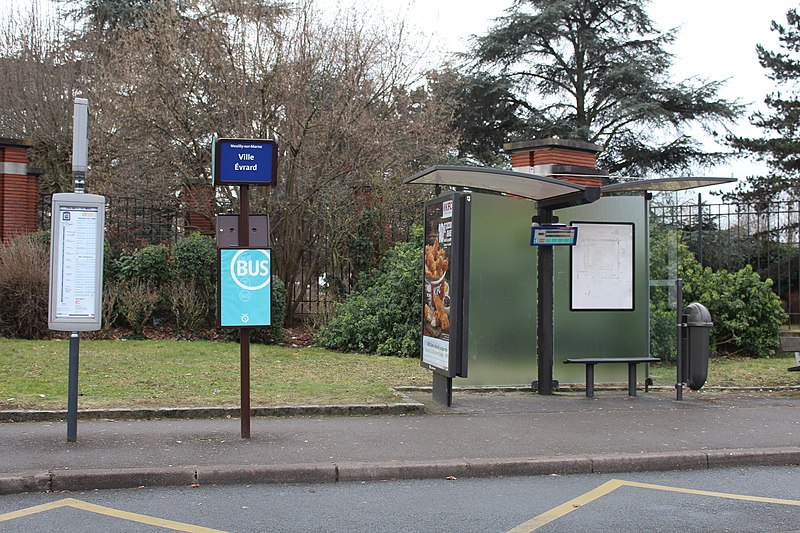 File:Arrêt bus Ville Évrard Neuilly Marne 2.jpg