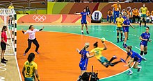 Foto di un giocatore brasiliano che spara contro il portiere olandese alle Olimpiadi estive 2016