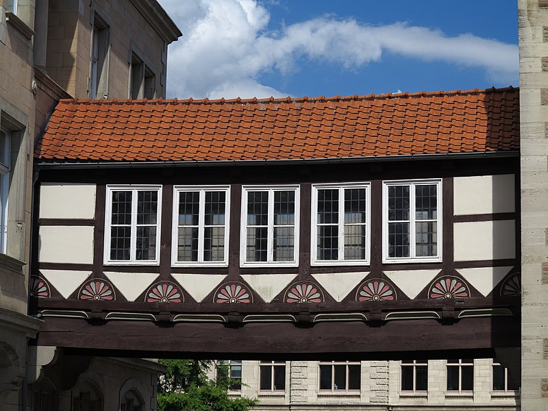 File:BS Deutsches Haus Uebergang.JPG