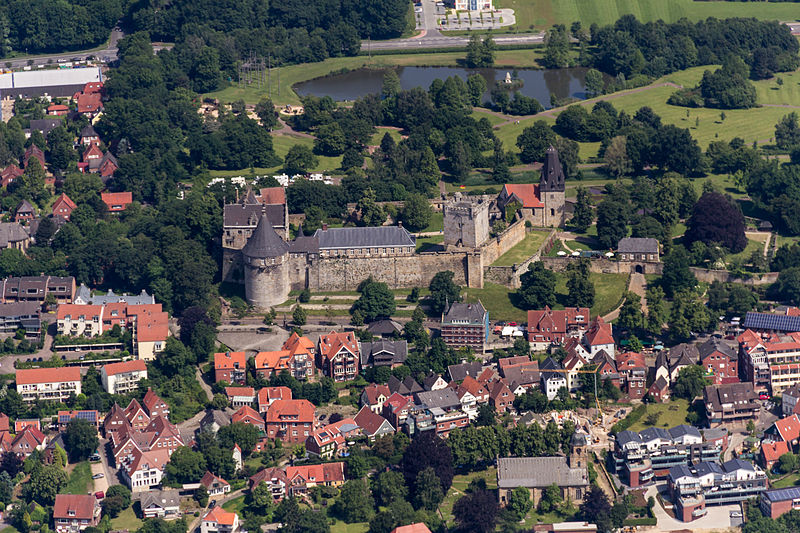 File:Bad Bentheim, Burg Bentheim -- 2014 -- 9520.jpg