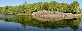 Rybník Barbour, rezervace Garret Mountain, NJ - panorama.jpg