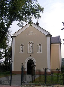 Bełżec, Kościół parafialny p.w. MB Królowej Polski 01.JPG