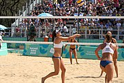 Deutsch: Beachvolleyball bei den Olympischen Jugendspielen 2018; Tag 11, 17. Oktober 2018; Jungen, Spiel um Platz 3 – USA (Devon Newberry/Lindsey Sparks)-Norwegen (Emilie Olimstad/Frida Berntsen) 1:2 (21–1/13–21/9–15) English: Beach volleyball at the 2018 Summer Youth Olympics at 17 October 2018 – Bronze Medal Match – USA (Devon Newberry/Lindsey Sparks)-Norway (Emilie Olimstad/Frida Berntsen) 1:2 (21–1/13–21/9–15)