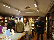 The Bibliotheca Medicea is also a fully modern scholarly library. Biblioteca medicea laurenziana sala lettura moderna.JPG
