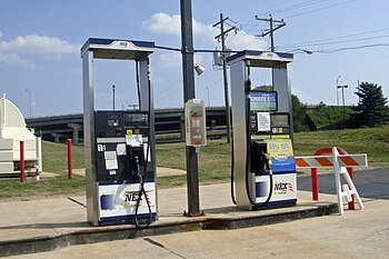 English: Biofuel pumps (B20, left, and E85, ri...