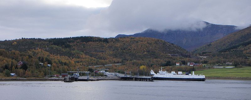 File:Bognes ferry port.jpg