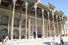 L'iwan de la façade de la mosquée Bolo Haouz.