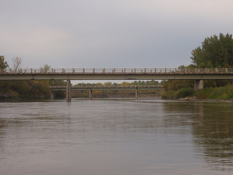 File:Bridges after Portage la Prairie.jpg