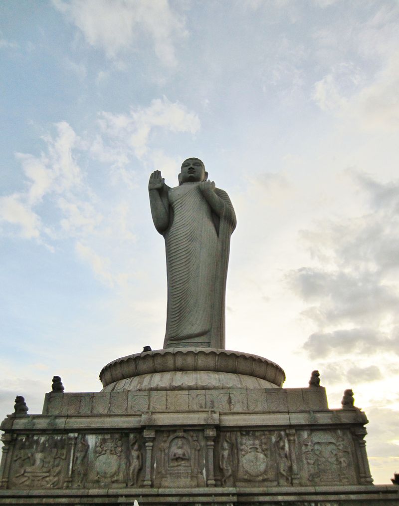 Budhdha Statue Lumbini Park.JPG