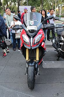 BMW S1000 XR del 2016, vista frontale