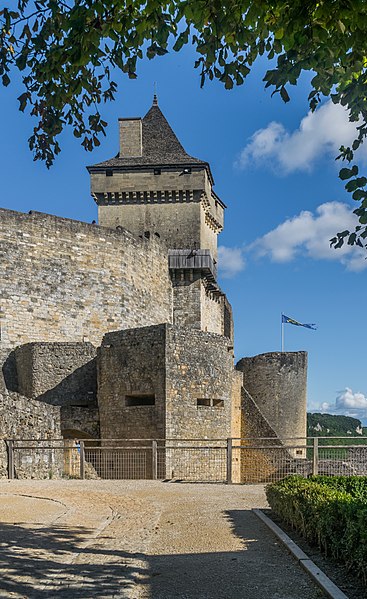 File:Castle of Castelnaud 27.jpg