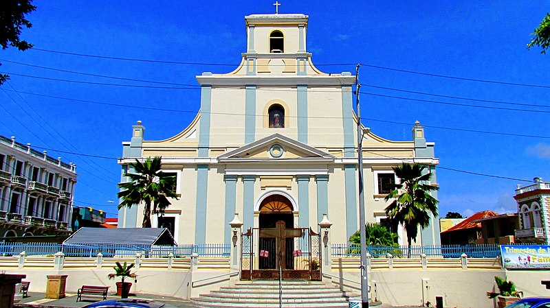 File:Catedral San Felipe Apostol, Arecibo, Puerto Rico - panoramio.jpg