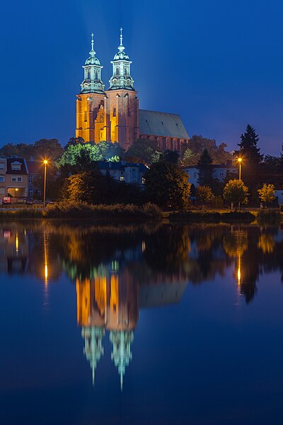 File:Catedral de Gniezno, Gniezno, Polonia, 2014-09-20, DD 43-44 HDR.jpg