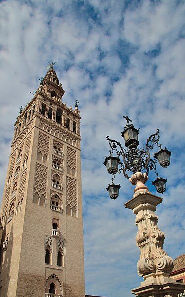 File:Catedral de Santa María de la Sede y de la Asunción de Sevilla -- 04.jpg