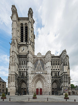 Cathedrale Saint-Pierre-et-Saint-Paul, Troyes, vista ovest 20140509 1.jpg