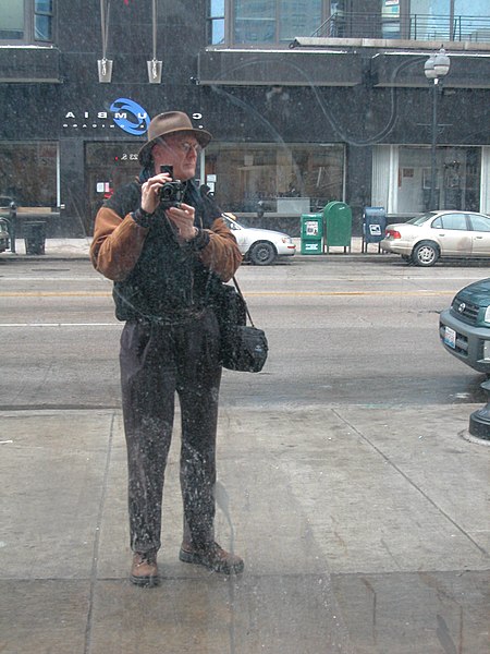 File:Chicago 20021230 15 David Wilson on Wabash Ave. (5569948146).jpg