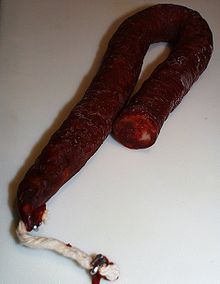 https://upload.wikimedia.org/wikipedia/commons/thumb/7/7c/Chorizo1.jpg/220px-Chorizo1.jpg