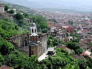Reruntuhan Gereja Juru Selamat Kudus, Prizren yang dibangun sekitar tahun 1330 dan hancur pada kerusuhan di Kosovo 2004.