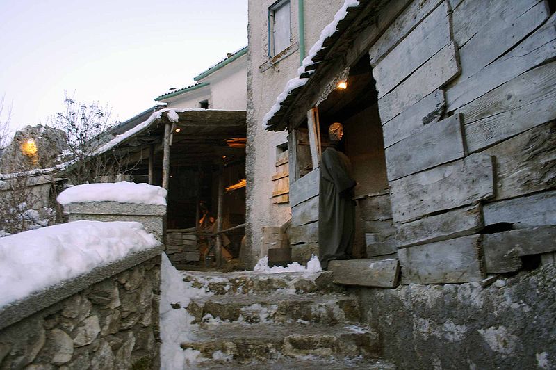 File:Civitella Alfedena-presepe9.jpg