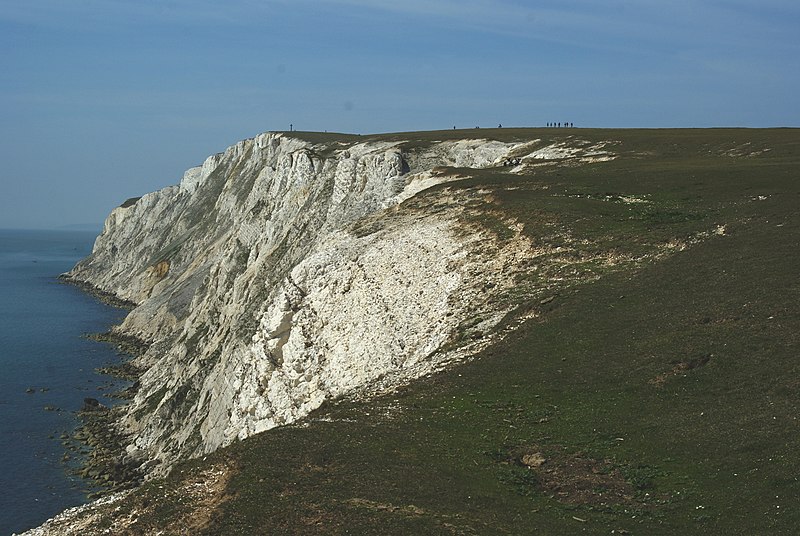 File:Cliffs on Tennyson Down, Isle of Wight - geograph.org.uk - 1805946.jpg
