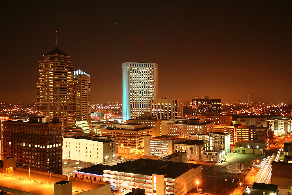 File:Columbus-ohio-downtown-night.jpg - Wikimedia Commons.