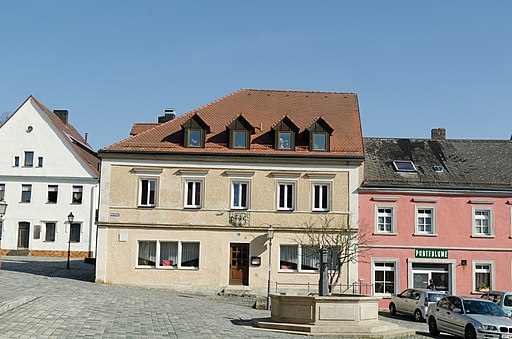 Creussen, Marktplatz 12-001