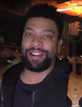 Fortune Salaire Mensuel de Deray Davis Combien gagne t il d argent ? 1 500 000,00 euros mensuels