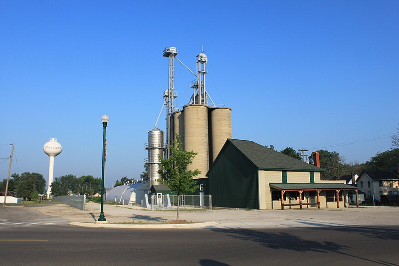 File:Deerfield village grain elevator.JPG