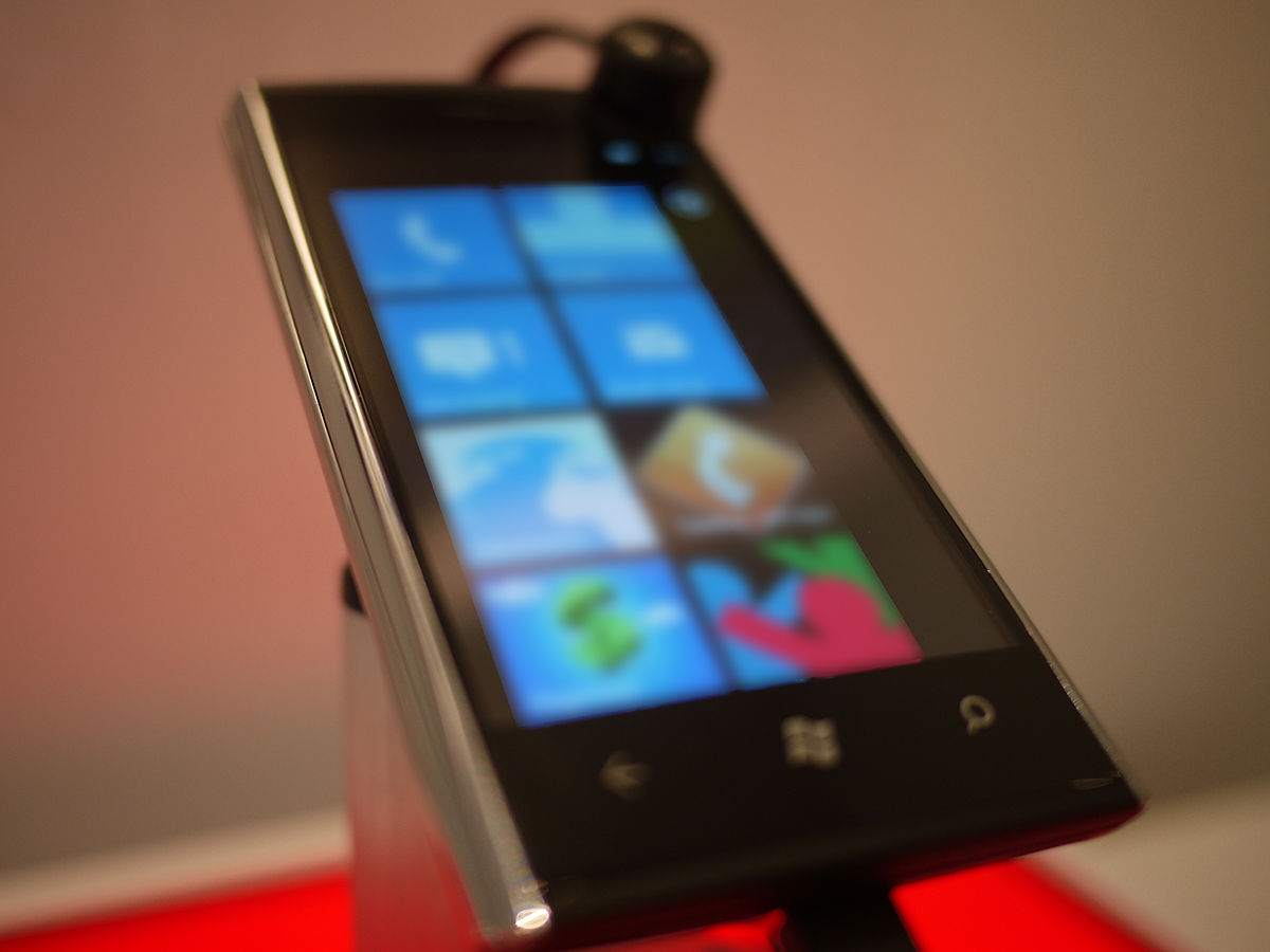 Файл:Dell Venue Pro smartphone.jpg — Википедия