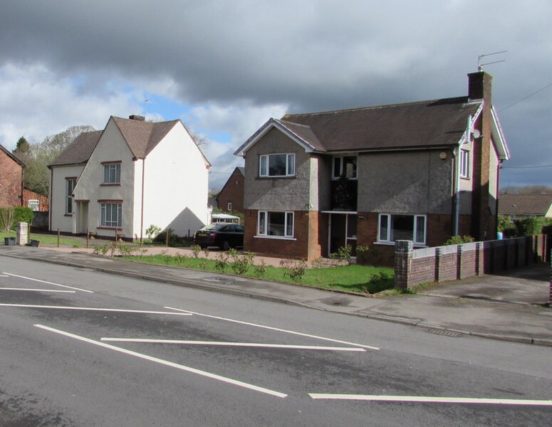 File:Detached houses, Llantarnam Road, Cwmbran - geograph.org.uk - 5330853.jpg